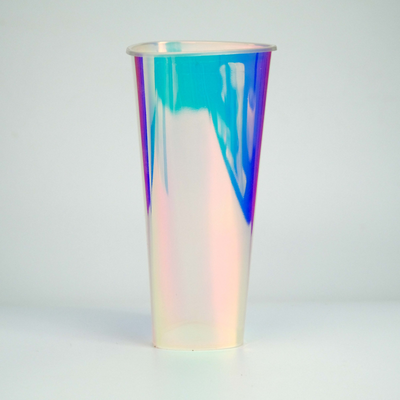 ETICHETTE IN-MOLD EFFETTO ARCOBALENO: IML iridescente per imballaggi in plastica accattivanti